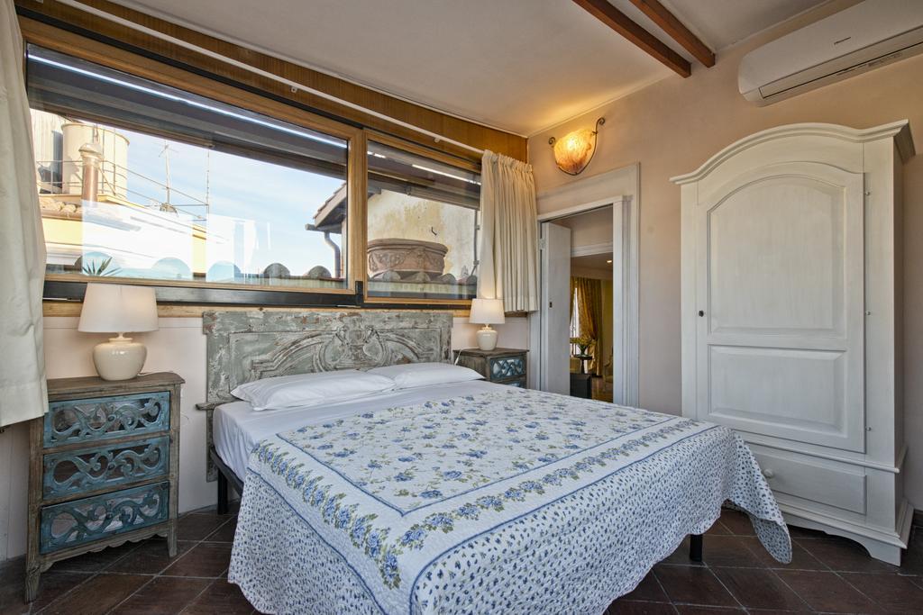Pantheon Luxury Rome