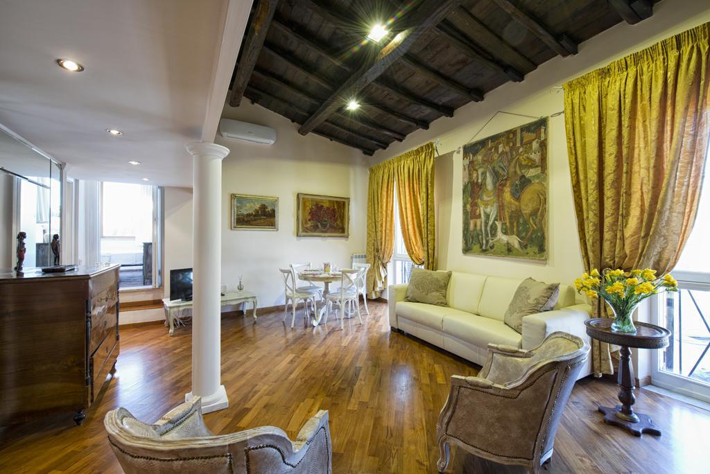 Pantheon Luxury Apartment